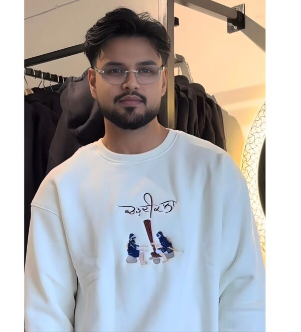 Chardikala Embroidery Sweatshirt – Off White | ELONZE